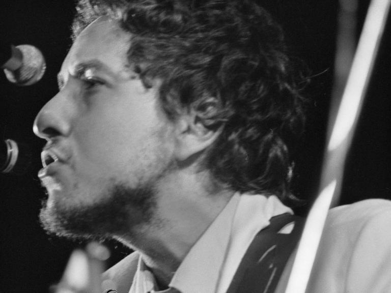 Bob Dylan spielt am 1. September 1969 auf dem Isle of Wight Festival.