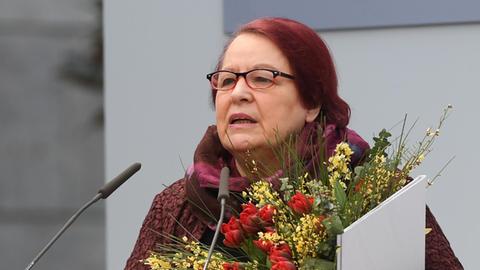 Natascha Wodin receives the award of the Leipzig Book Fair 2017 in the category 'fiction' for her novel 'Sie kam aus Mariupol' (lit. 'She came from Mariupol'), published by Rowohlt, at the Leipzig Book Fair in Leipzig, Germany, 23 March 2017. 3,400 events at 570 stages await the visitors of the Leipzig Book Fair until 26 March. This year's guest country is Lithuania, 260,000 visitors are expected at the fair. Photo: Hendrik Schmidt/dpa-Zentralbild/dpa