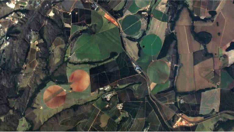 Foto der Erdoberfläche, aufgenommen von einem Dove-Satelliten