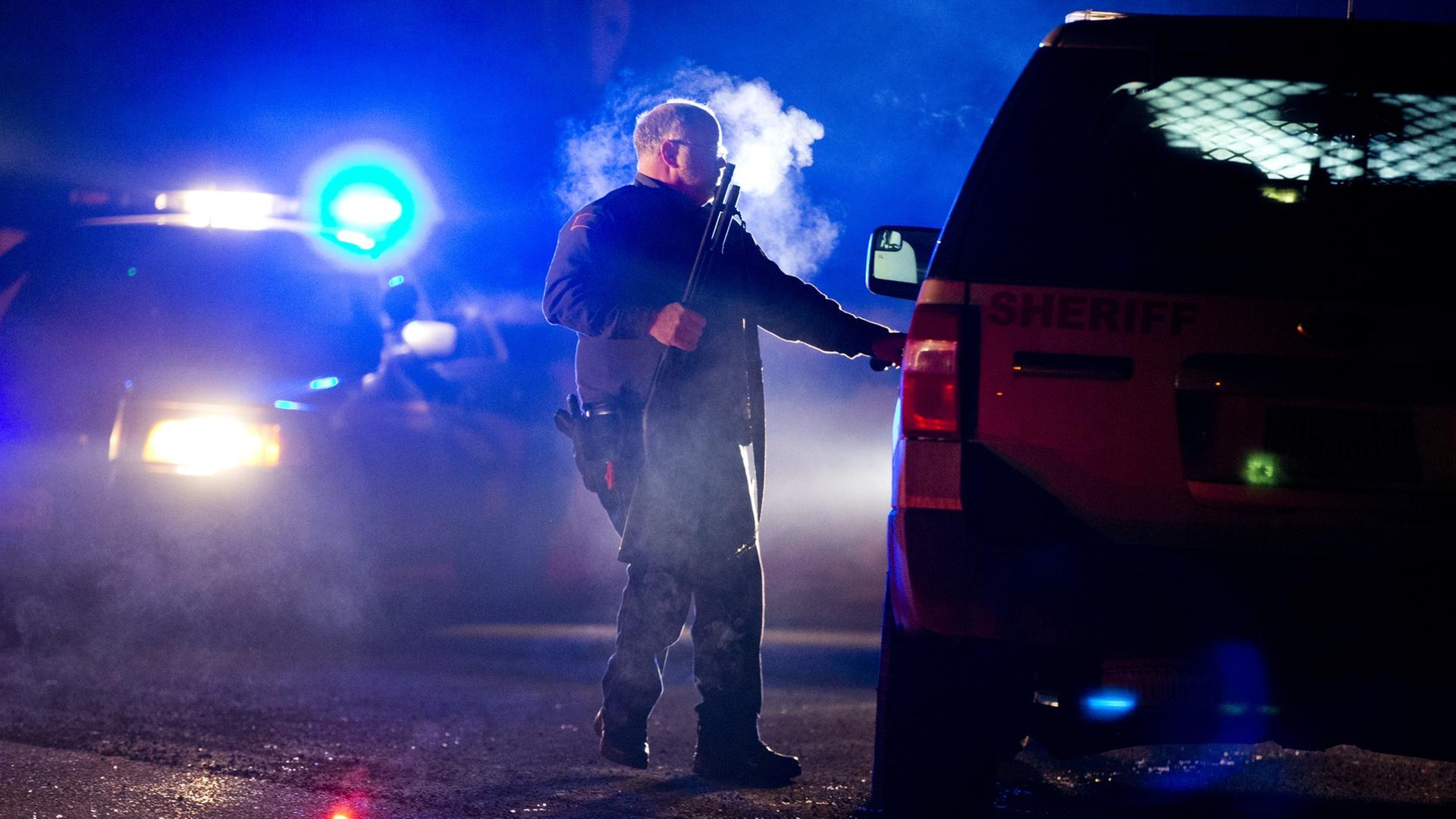 Bei einem Schusswechsel zwischen Polizei und Bürgerwehr in Oregon wurde ein Mensch getötet.