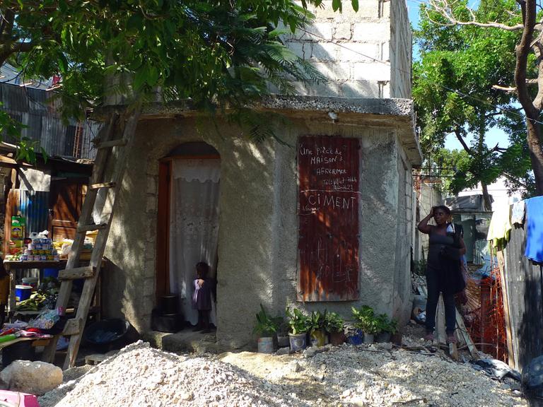 Neue Häuser in Port-au-Prince, Haiti