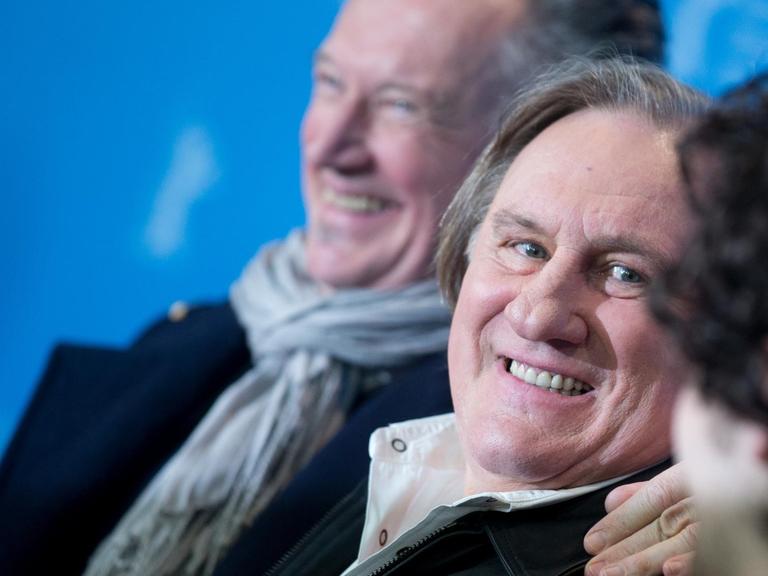 Schauspieler Gérard Depardieu mit Regisseur Benoît Delépine (l).