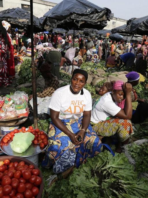 Ein Markt in der Metropole Abidjan in der Elfenbeinküste.