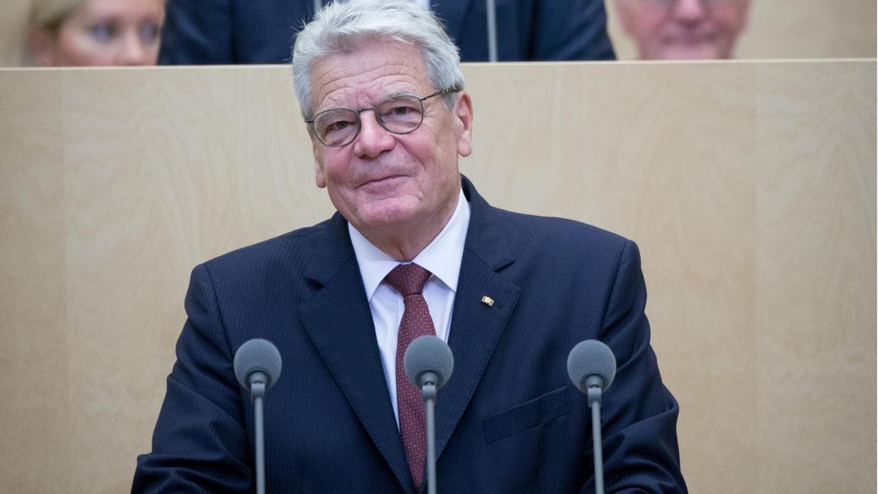 Bundespräsident Joachim Gauck spricht am 27.11.2015 vor dem Bundesrat.