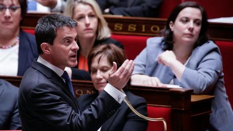 Premierminister Manuel Valls während der Beratungen über die Arbeitsrechtsreform in der französischen Nationalversammlung am 3.5.2016.