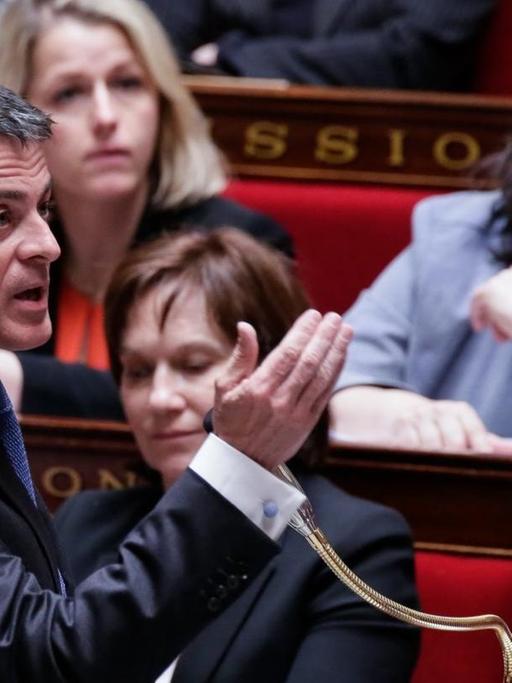 Premierminister Manuel Valls während der Beratungen über die Arbeitsrechtsreform in der französischen Nationalversammlung am 3.5.2016.