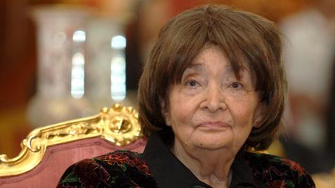 Das Bild zeigt die ungarische Schriftstellerin Magda Szabo am Vorabend ihres 90. Geburtstags in Budapest.