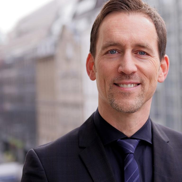 Porträt von Sven Rebehn.