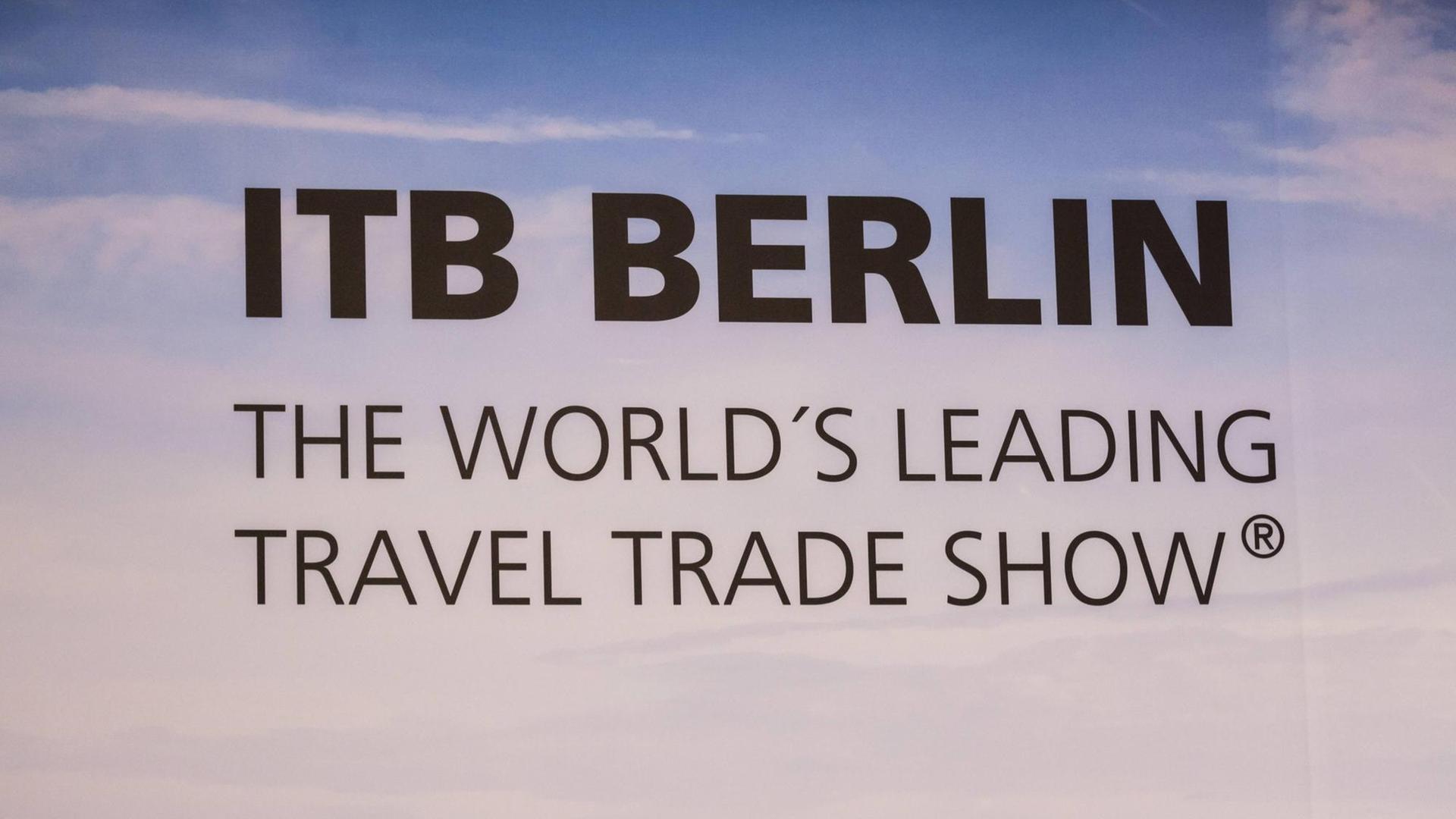 Das Foto zeigt das Logo der Tourismusmesse ITB in Berlin.