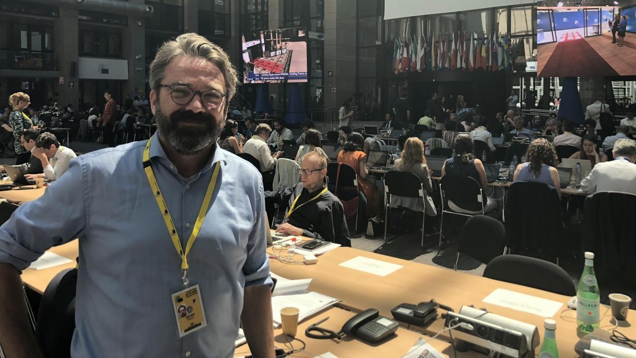 Hauptstadtkorrespondent Stephan Detjen bei einem Pressetermin während des EU-Gipfels in Brüssel