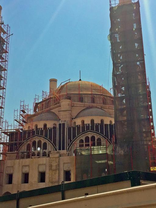 Bauarbeiten an der neuen "Erdogan-Moschee" mit vier Minaretten.