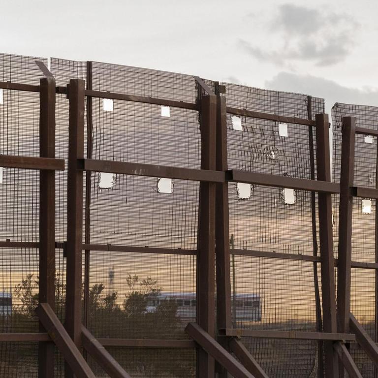 Baustelle an der Mauer zwischen den USA und Mexiko