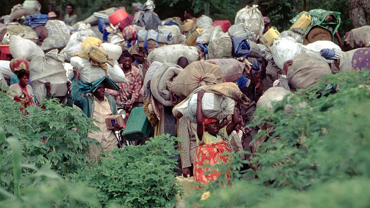 Heimkehrende Flüchtlinge in Ruanda (Foto vom 17.11.1996). 