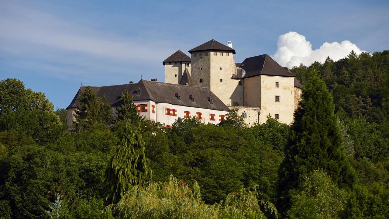 Weiße Festung der mittelalterlichen Burg Lockenhaus