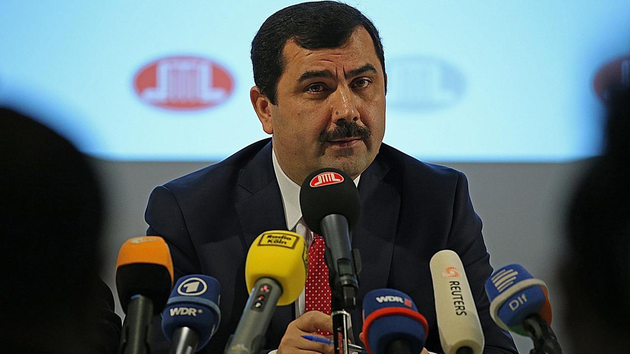 Kazim Türkmen, der neu gewählte Vorstandsvorsitzende der Ditib, spricht auf einer Pressekonferenz