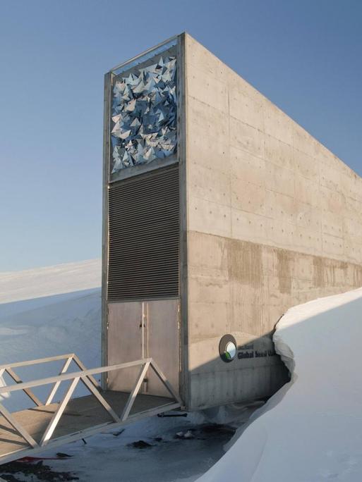 Der Eingang zum Svalbard Global Seed Vault , auf deutsch "Weltweiter Saatgut-Tresor".