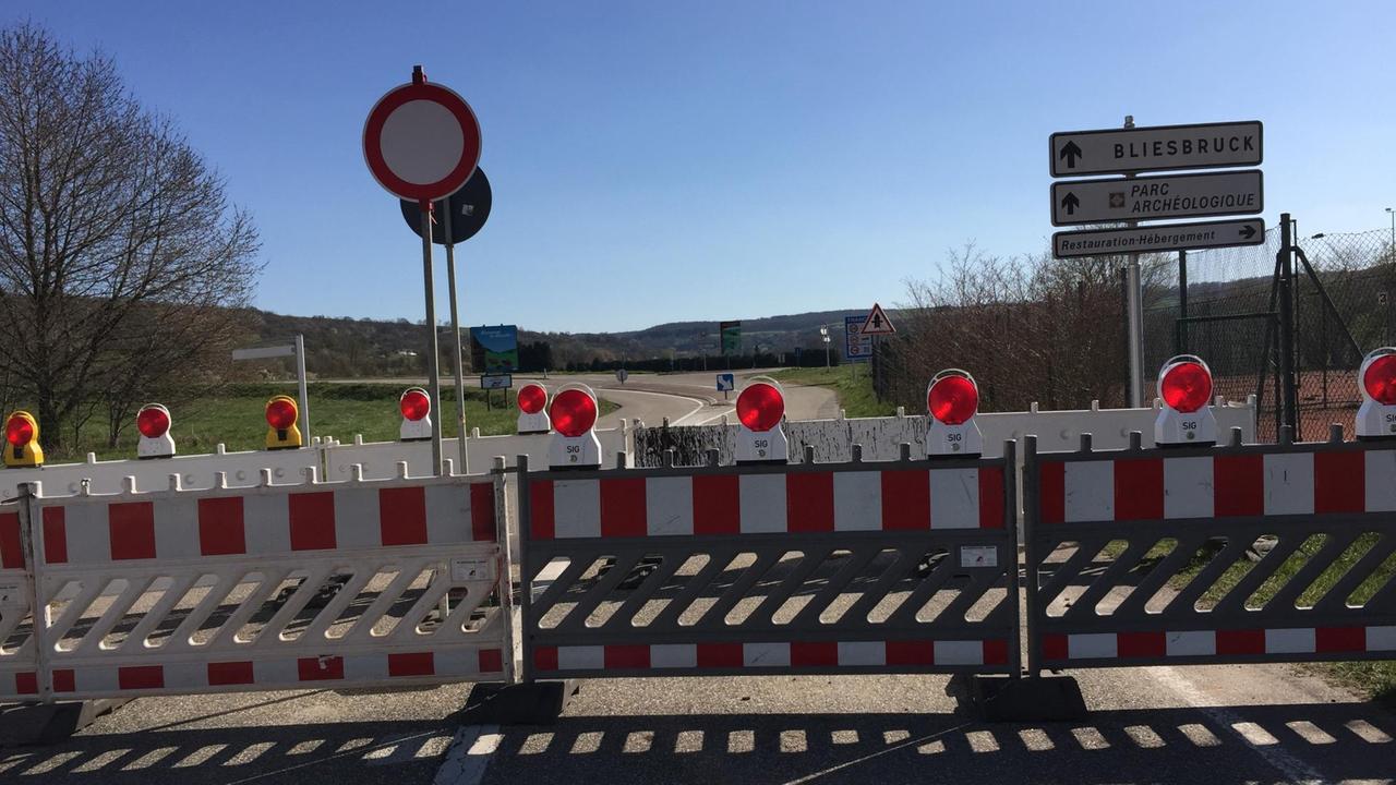 Das Foto zeigt den Grenzübergang Reinheim (D)/Bliesbrück (F)
