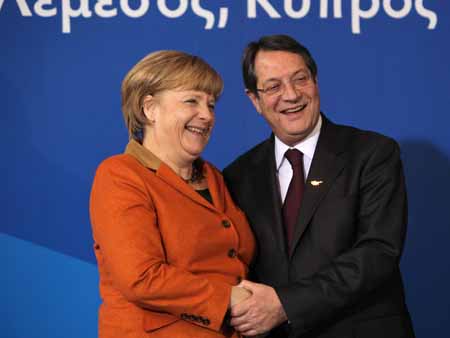 Konservativentreffen in Zypern: Bundeskanzlerin Angela Merkel (CDU) und Nicos Anastasiades, Präsident der zyprischen Partei DISY
