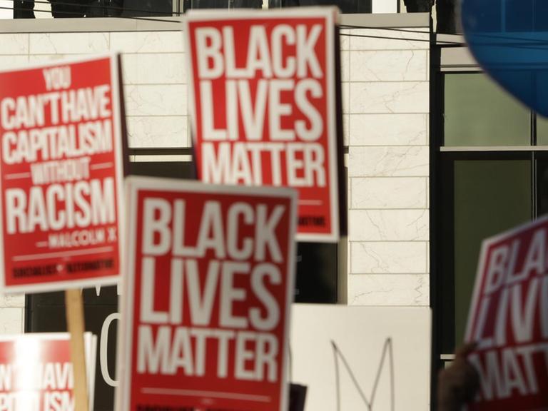 Proteste der Bewegung "Black Lives Matter" in Seattle, Washington im November 2015.