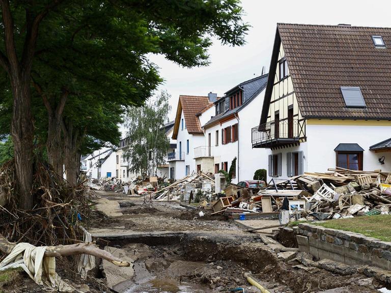 Ein Blick auf das zerstörte Ahrweiler nach dem Hochwasser in Rheinland-Pfalz.