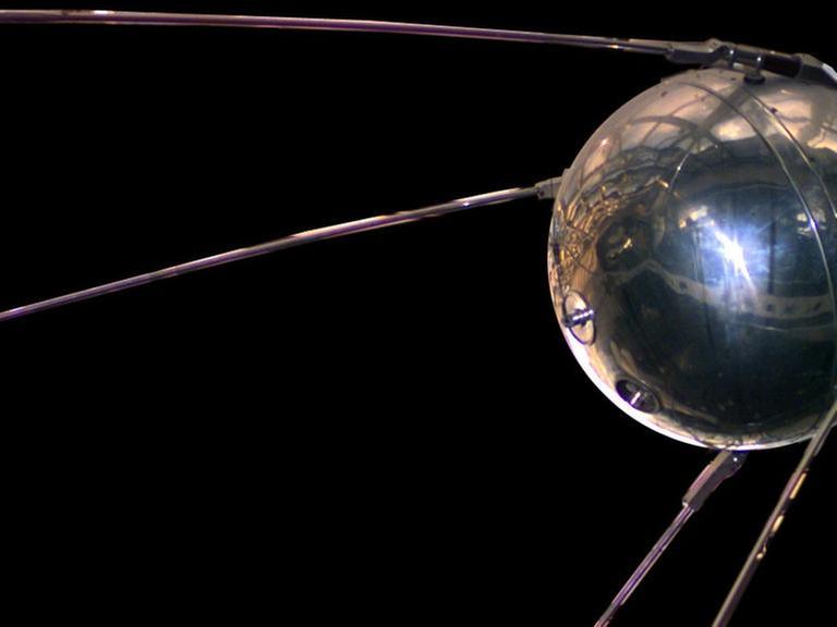 Modell des ersten künstlichen Satelliten Sputnik. Foto: NASA
