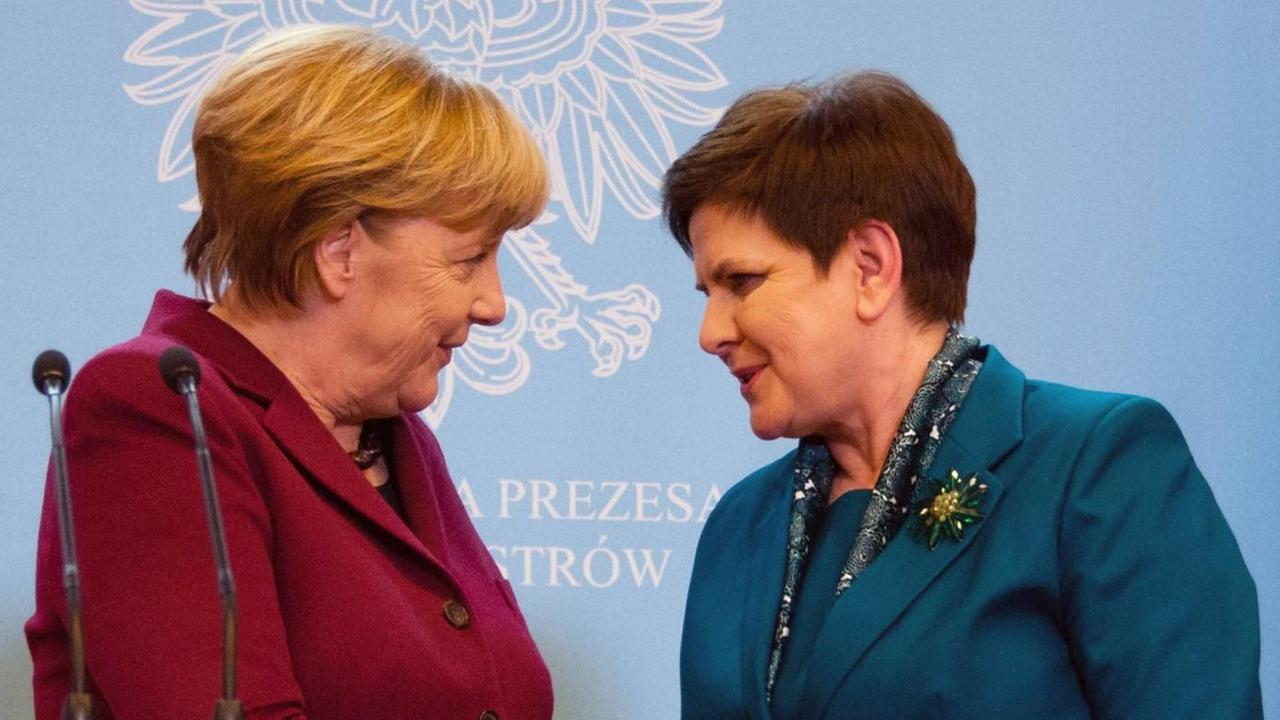 Kanzlerin Angela Merkel und die polnische Premierministerin Beata Szydlo in Warschau am 8. Februar 2017