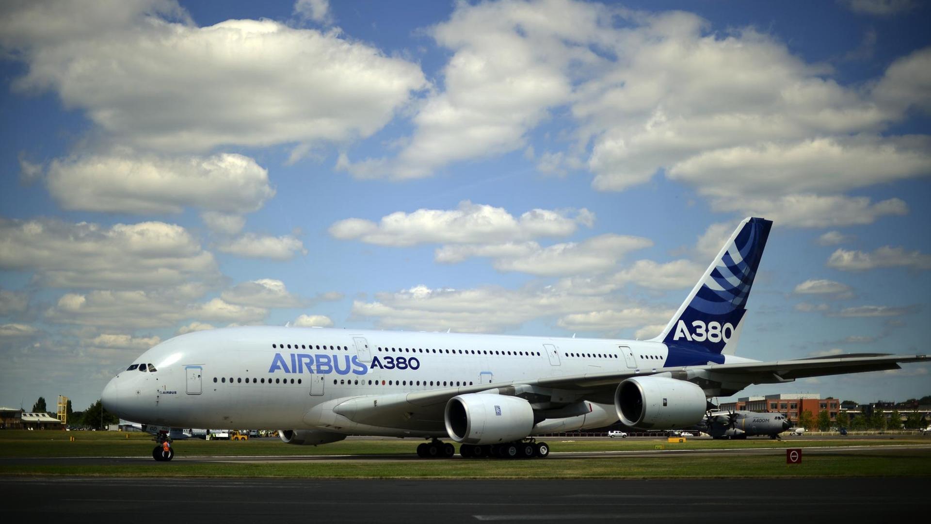 Die USA und die Europäische Union haben wieder Streit um den Handel. Es geht vor allem um den Flugzeug-Bauer Airbus. 