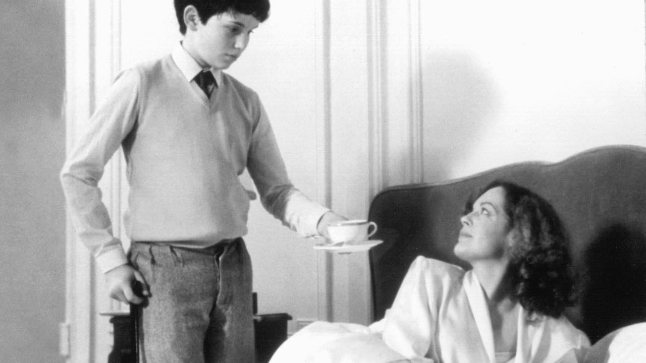 Ein Szenenfoto aus dem Film "Die Spaziergängerin von Sans-Souci" von Jacques Rouffio mit der Schauspielerin Romy Schneider in der Hauptrolle.