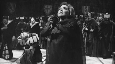 Die Sopranistin Leonie Rysanek und der Bayreuther Opernchor 1964 in Wagners 'Tannhäuser'