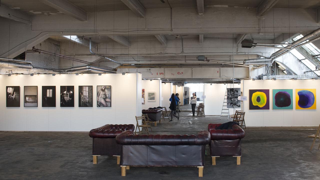 2017 zeigte die "Enter Art Foundation" in Teilen des Gebäudes 250 Werke von aufstrebenden Künstler*innen.