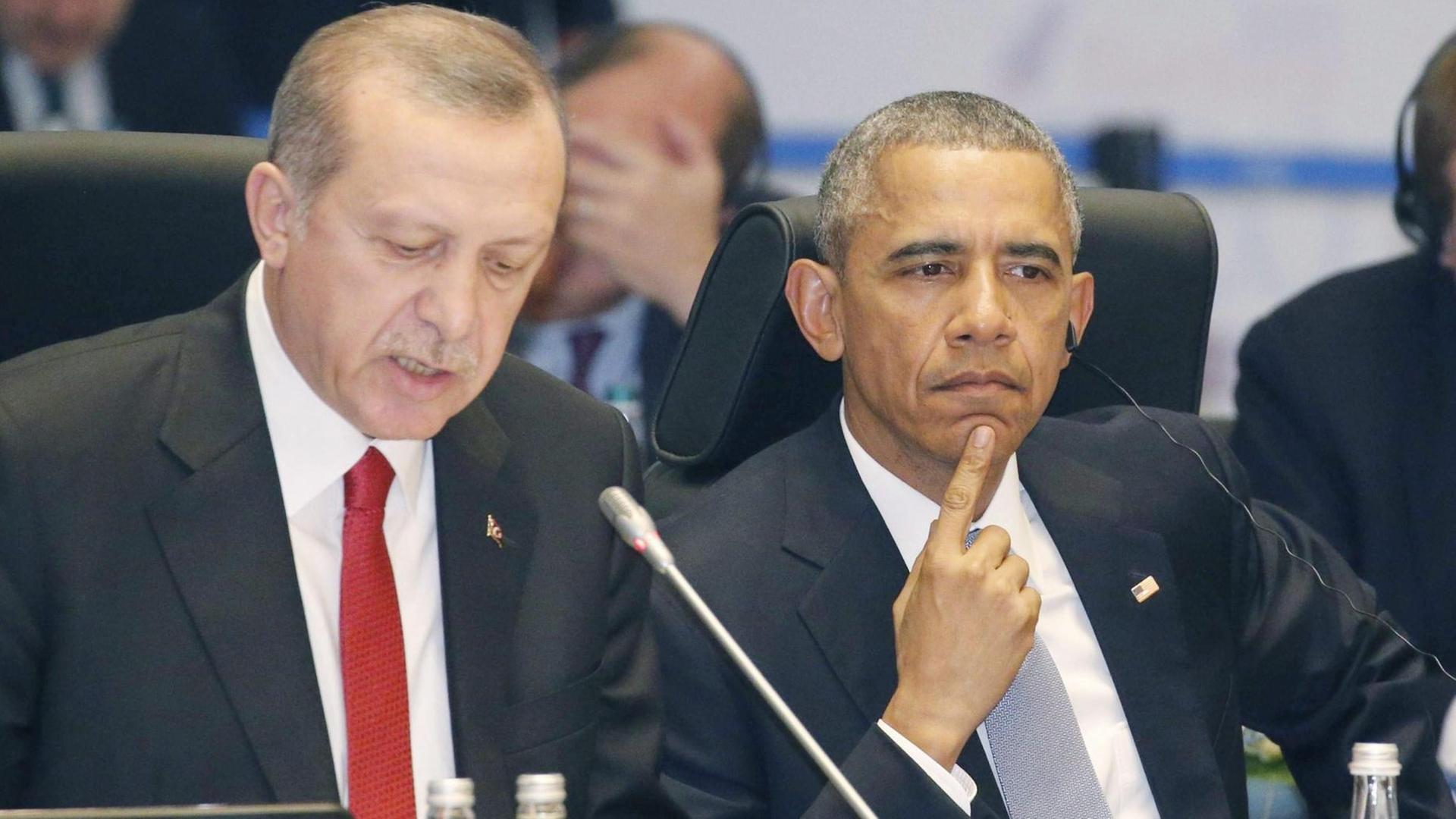 Recep Tayyip Erdogan (L) and U.S. President Barack Obama beim G20 Gipfel in der Türkei. Recep Tayyip Erdogan (L) and U.S. President Barack Obama beim G20 Gipfel in der Türkei.
