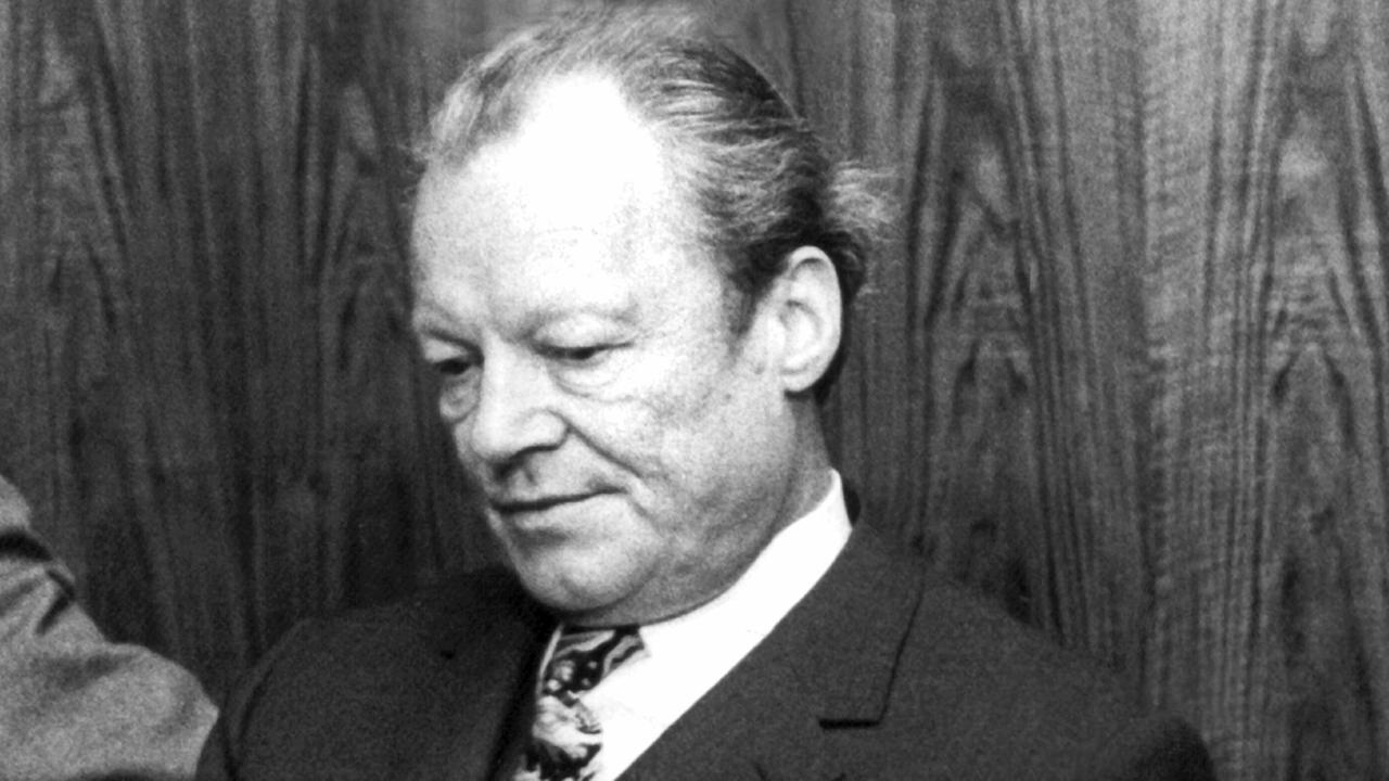 Bundeskanzler Willy Brandt trat in der Nacht zum 7.5.1974 überraschend von seinem Amt zurück