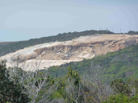 Sandgruben zerstören die Vegetation und verändern die Hydrologie der Insel