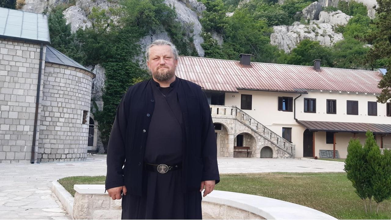 Mönchspriester Sergije, Verwalter in Ostrog. Mönchspriester Sergije, Verwalter in Ostrog.