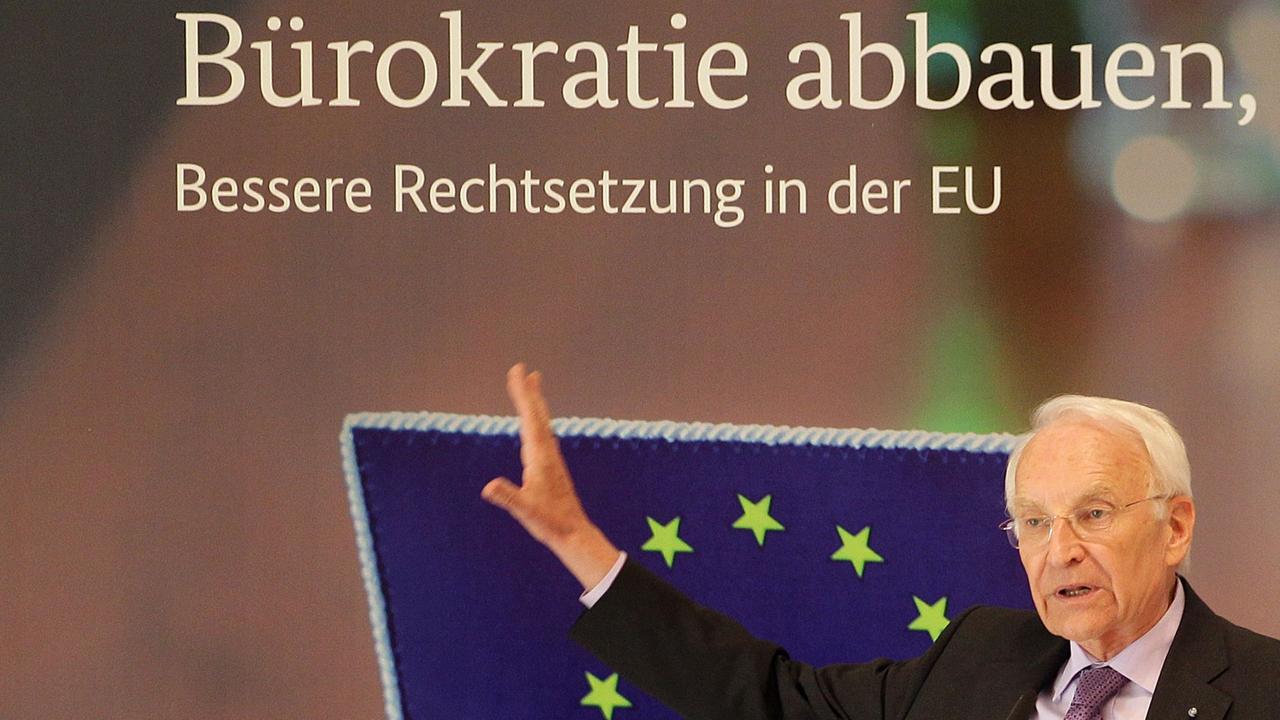 Der ehemalige bayerische Ministerpräsident, Edmund Stoiber (CSU), auf der Konferenz "Bürokratie abbauen"