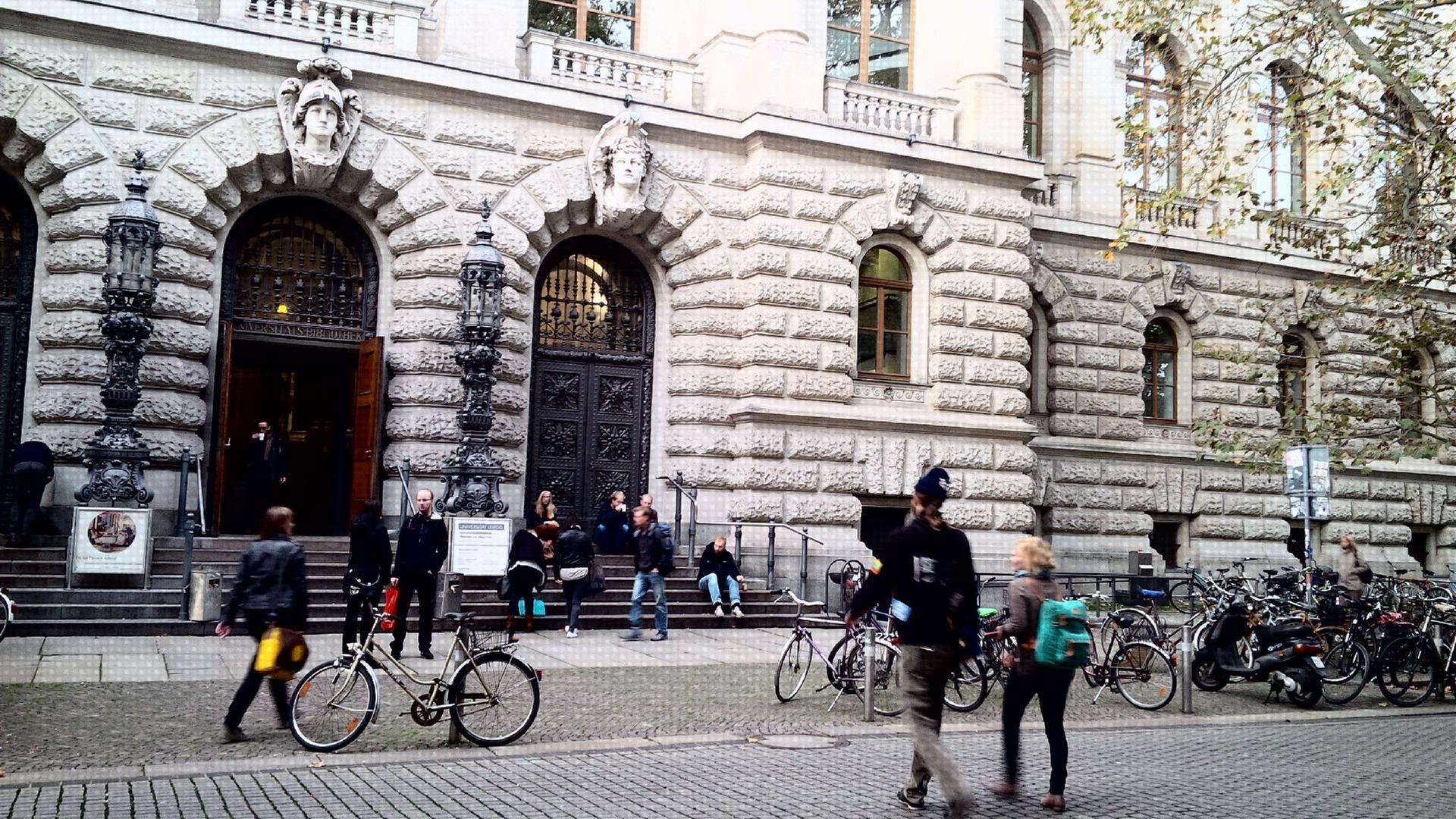 lieblingsort-treppe-der-unibibliothek-leipzig-sieben-stufen-zum-denken