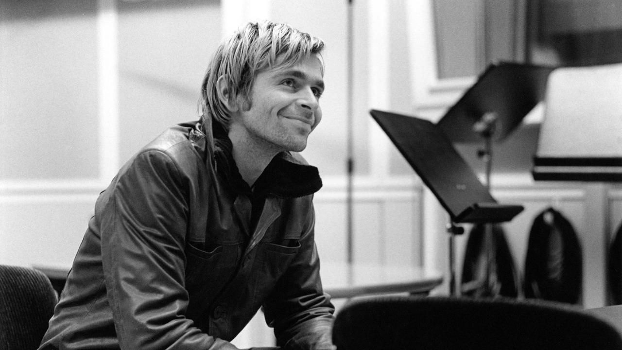 Tonio Arango in "Solo Hand" Tonio Arango in "Solo Hand"