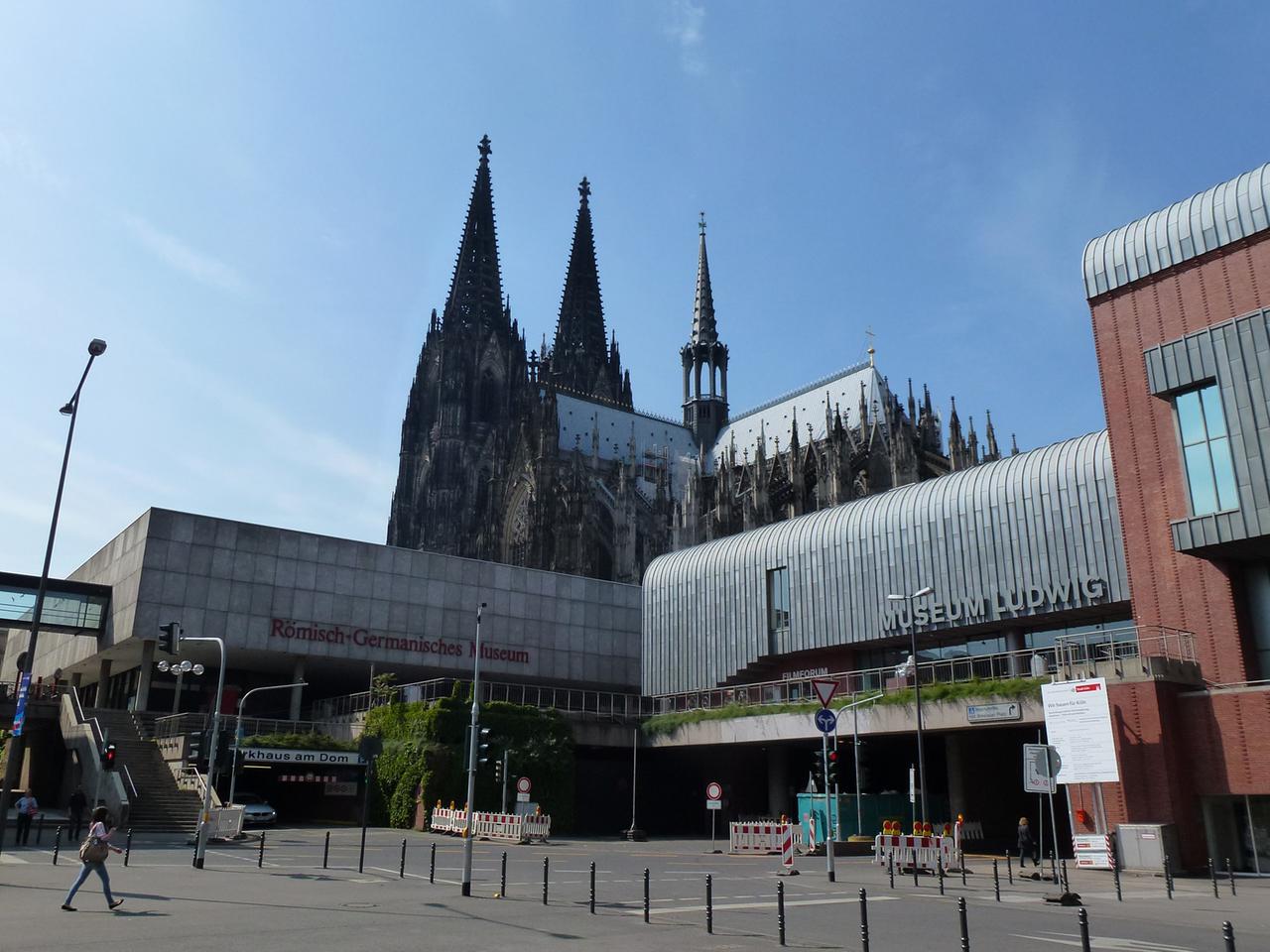 Köln, Stadtansicht - das römisch germanische Museum, das Museum Ludwig und der Kölner Dom