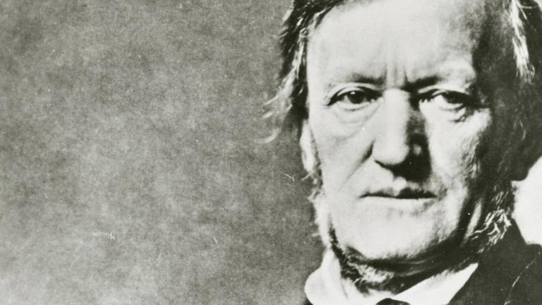 Schwarzweißfoto Richard Wagners in würdevoller Pose