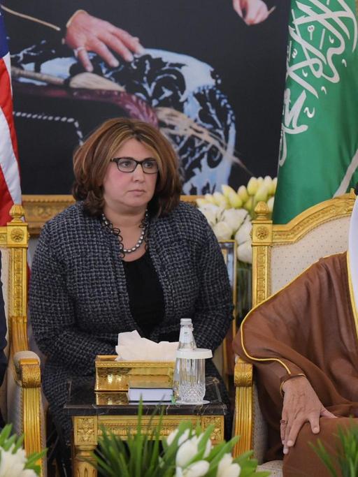 US-Präsident Donald Trump (li) trifft den den saudi-arabischen König Salman bin Abdulaziz al-Saud.