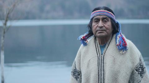 Peñi Juan lebt am See Lleu Lleu.