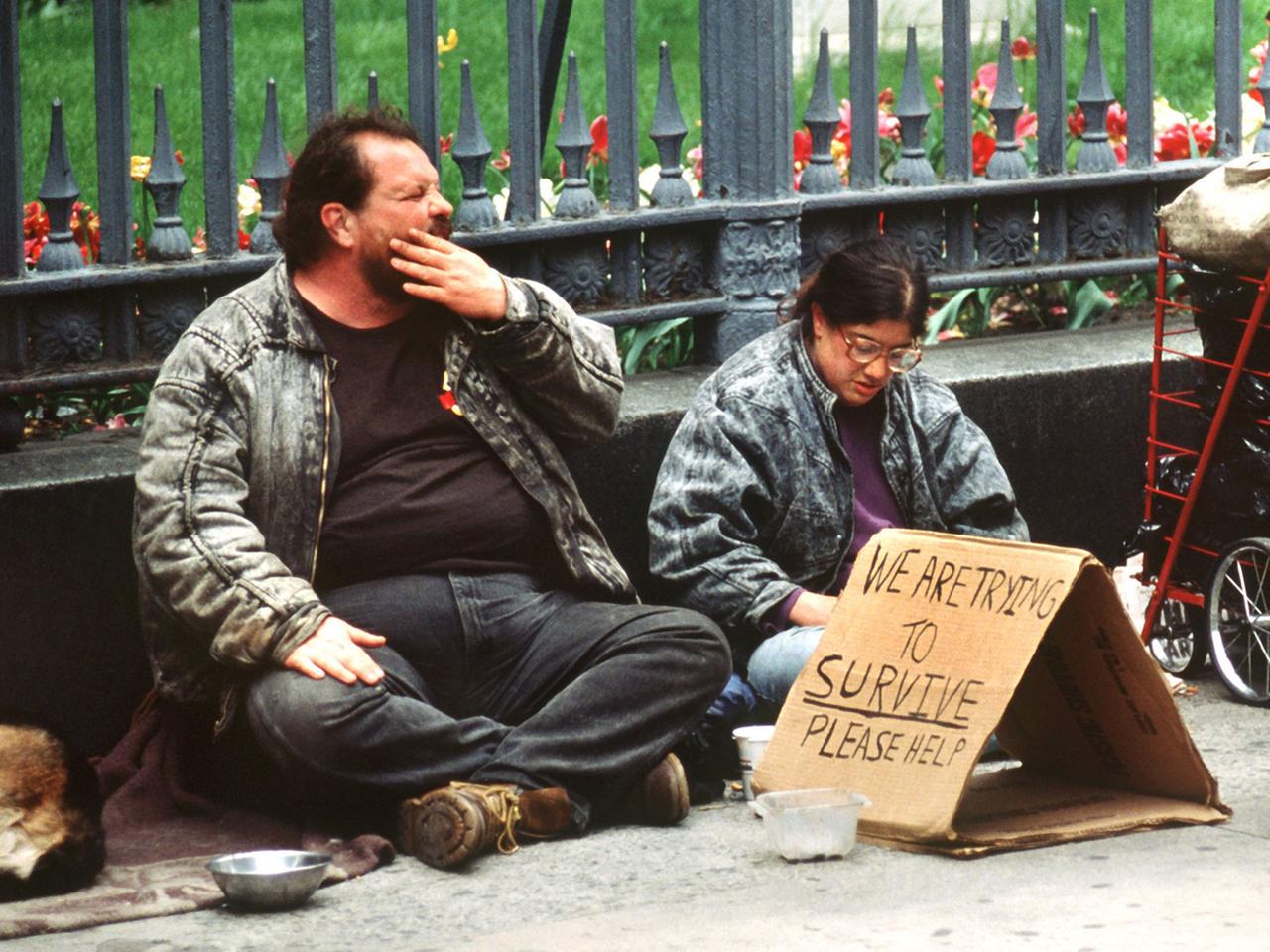 Obdachlose im Finanzdistrikt von Manhattan im August 1995
