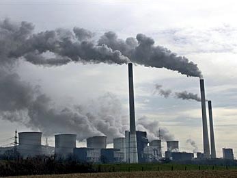 Eines der größten Steinkohle-Kraftwerke Europas, das E.ON Kraftwerk Scholven, steht in Gelsenkirchen unter Dampf.