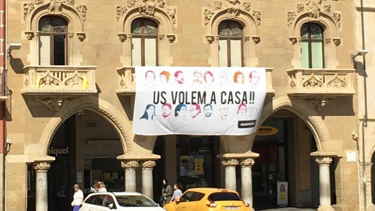 Protestplakat für Häflinge in Vic