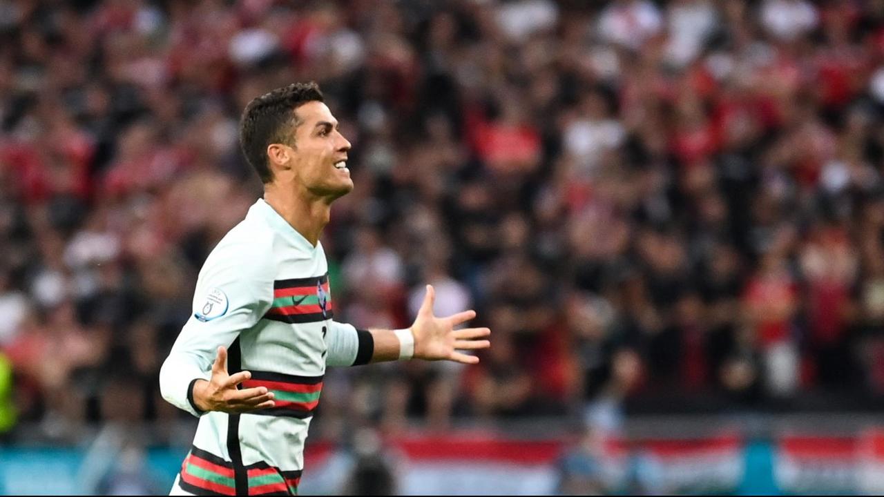 Superstar Cristiano Ronaldo jubelt über ein Tor.