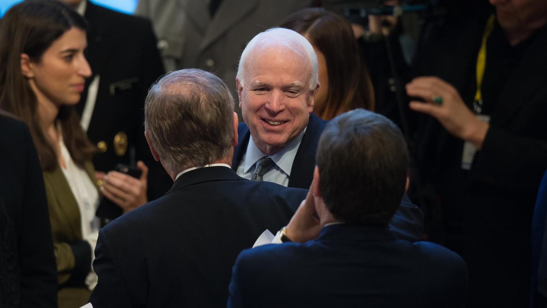 US-Senator John McCain am 14.02.2016 auf der 52. Sicherheitskonferenz in München.