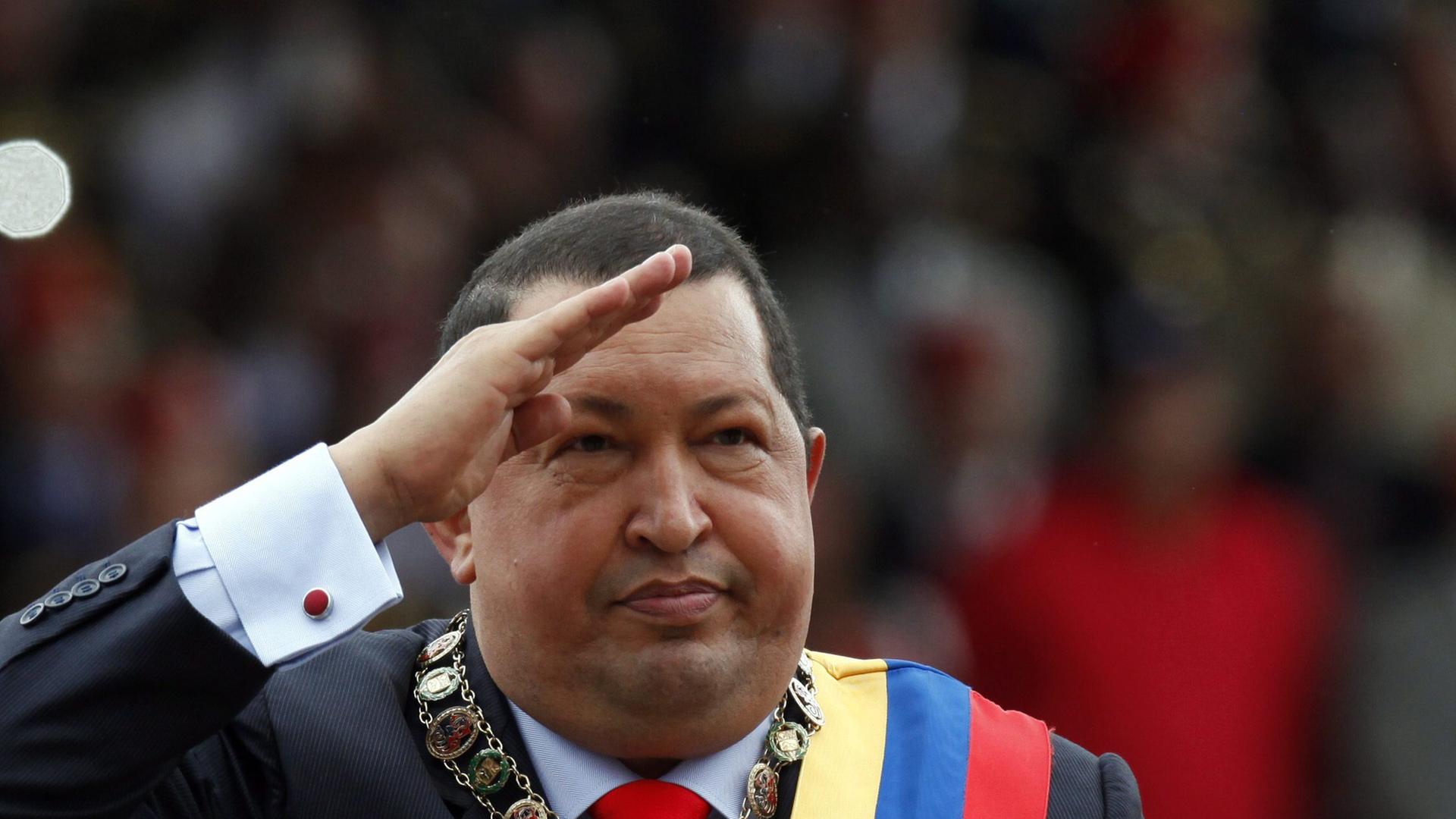 epa03609972 (FILE) A file photo dated 04 February 2012 shows Venezuelan President Hugo Chavez saluting during a military parade at Paseo de los Heroes, in downtown Caracas, Venezuela. According to media reports on 05 March 2013, Venezuelan President Hugo 