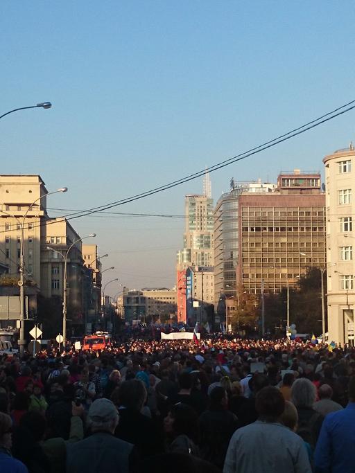 Demonstration in der Moskauer Innenstadt gegen die Ukraine-Politik des Kreml.