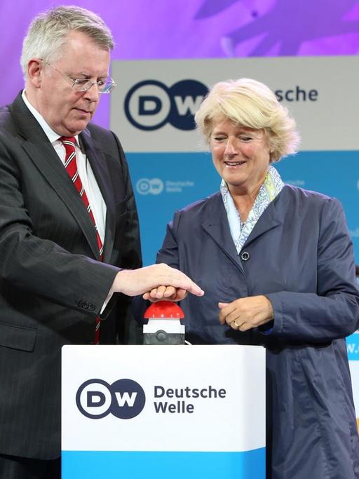 Deutsche-Welle-Intendant Peter Limbourg und Kulturstaatsministerin Monika Grütters (CDU) starten DW News
