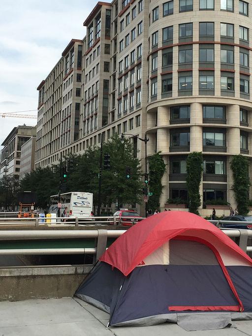 Ein Zelt von Obdachlosen, aufgestellt im Regierungsviertel von Washington D.C.